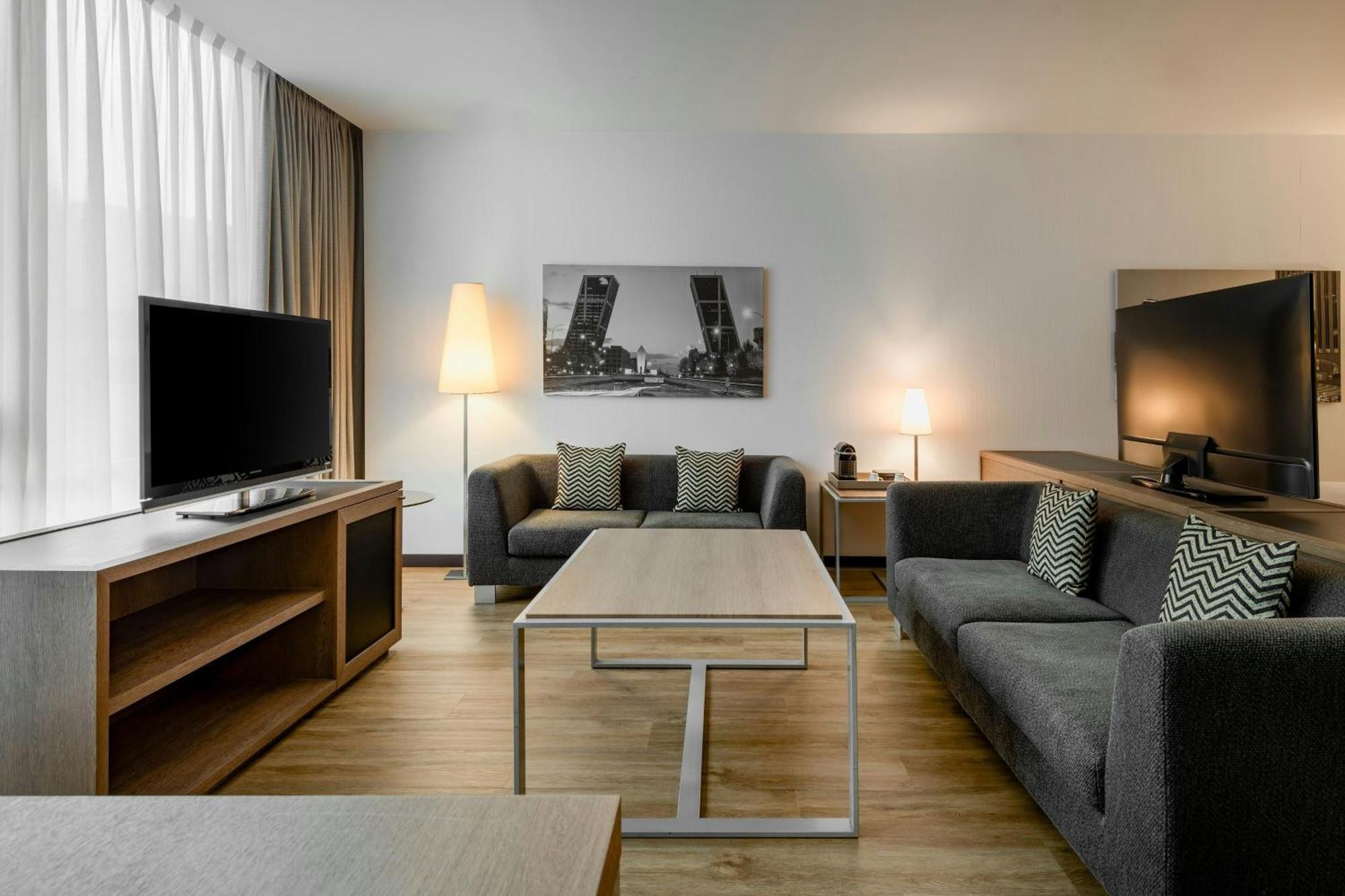 Ac Hotel La Finca By Marriott Pozuelo de Alarcón Eksteriør bilde